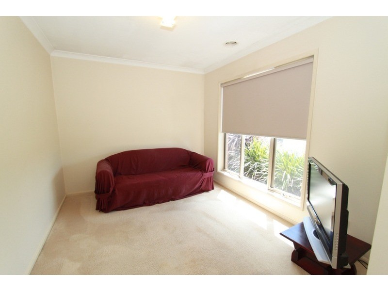 9 Nightmarch Place, Kurunjang VIC 3337