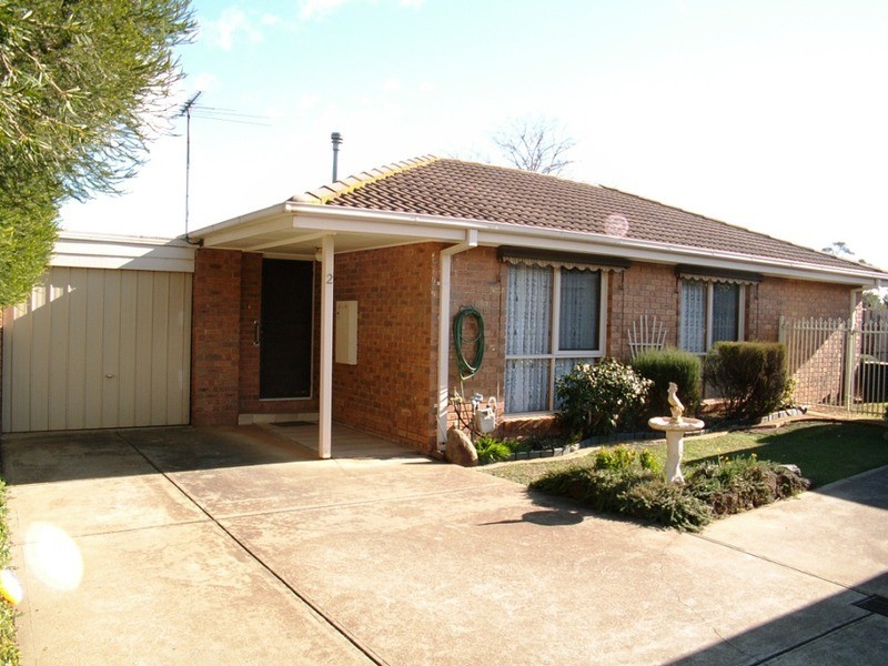 2/15 Smoult Drive, Melton VIC 3337