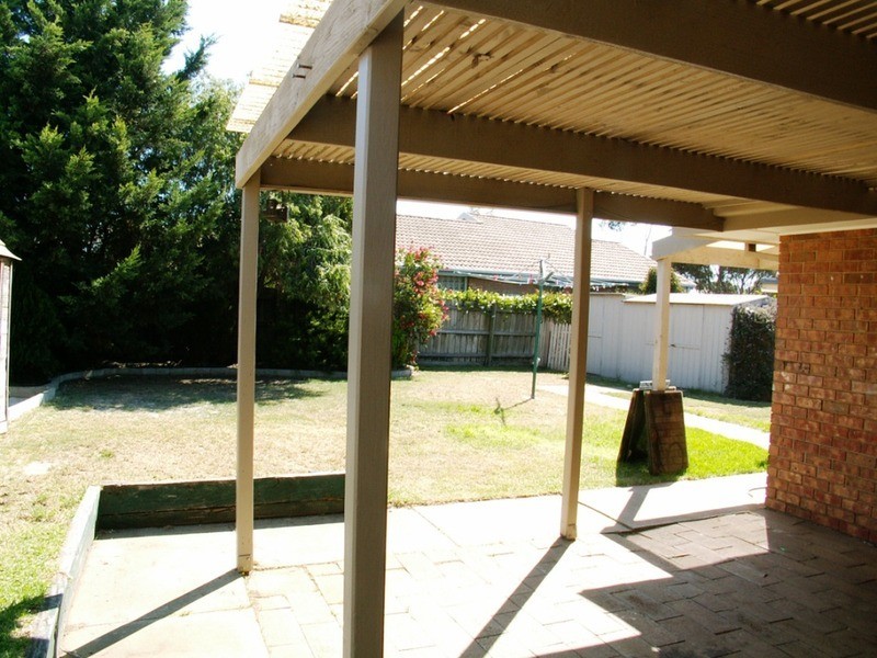 3 Walsingham Crescent, Melton VIC 3337