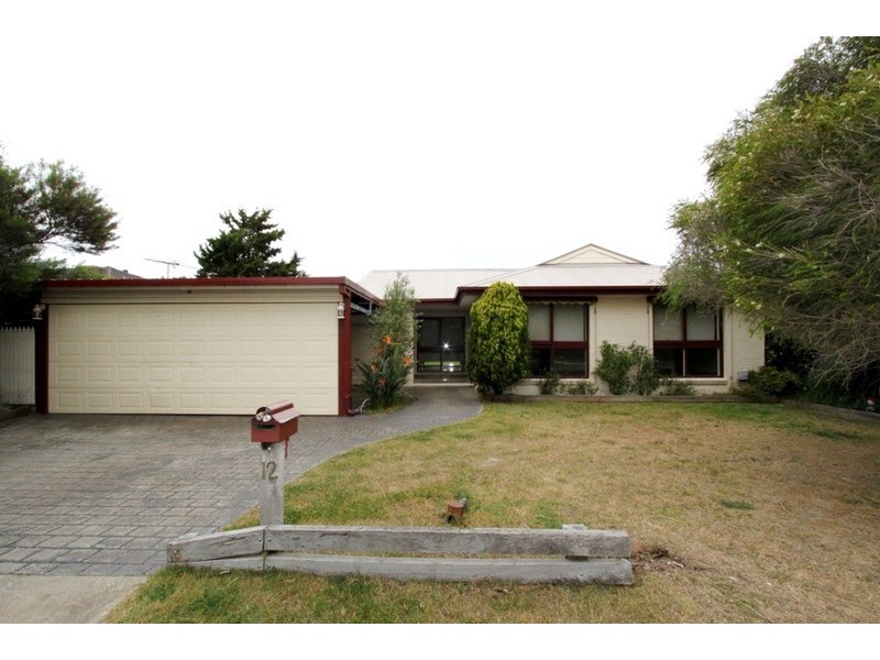 12 Edinburgh Court, Melton West VIC 3337