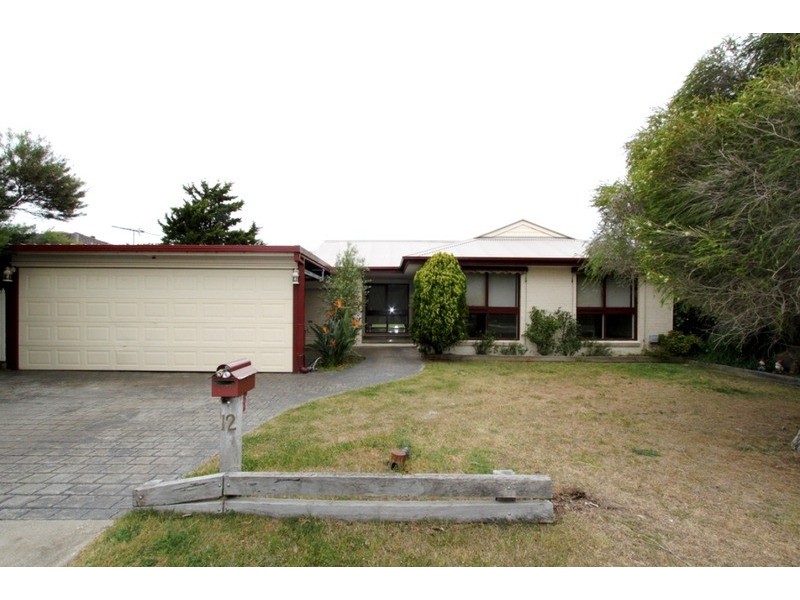 12 Edinburgh Court, Melton West VIC 3337