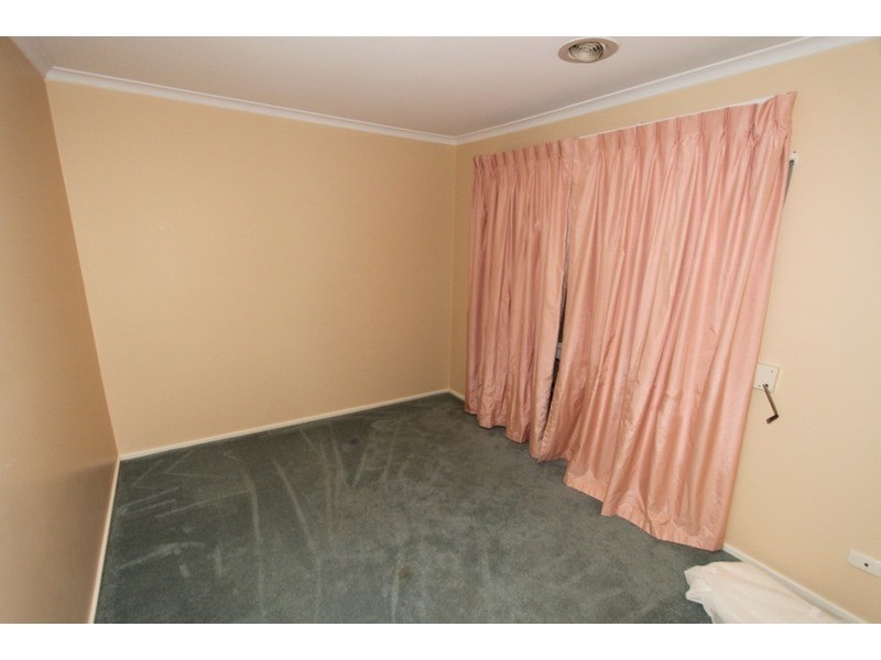 35 Blackwood Drive, Melton South VIC 3338