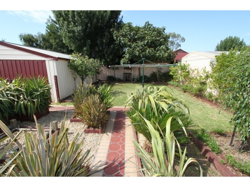 35 Blackwood Drive, Melton South VIC 3338