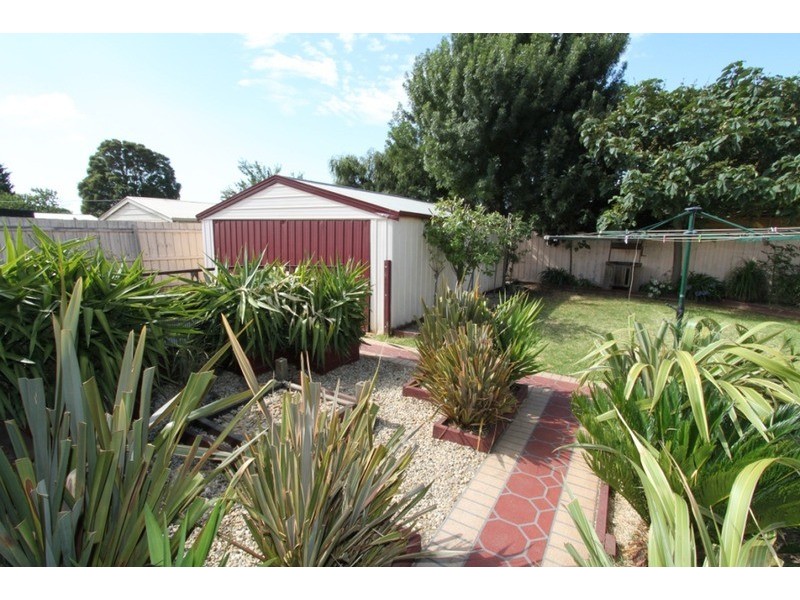 35 Blackwood Drive, Melton South VIC 3338