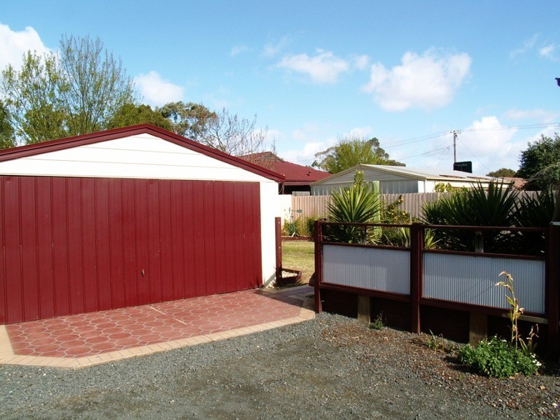 35 Blackwood Drive, Melton South VIC 3338