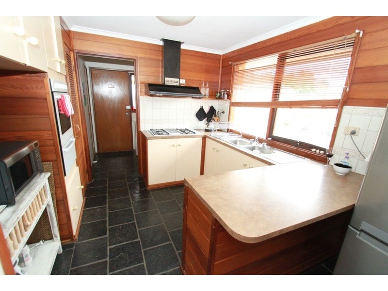 12 Hume  Avenue, Melton South VIC 3338