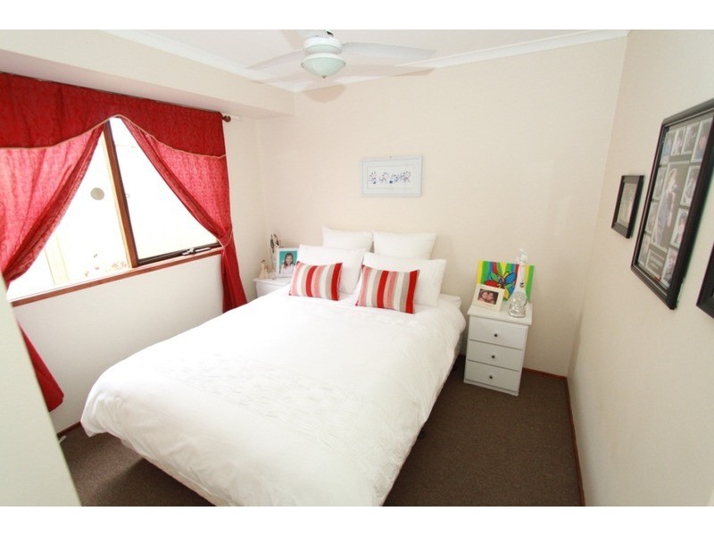 12 Hume  Avenue, Melton South VIC 3338