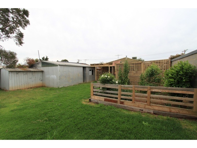 12 Hume  Avenue, Melton South VIC 3338