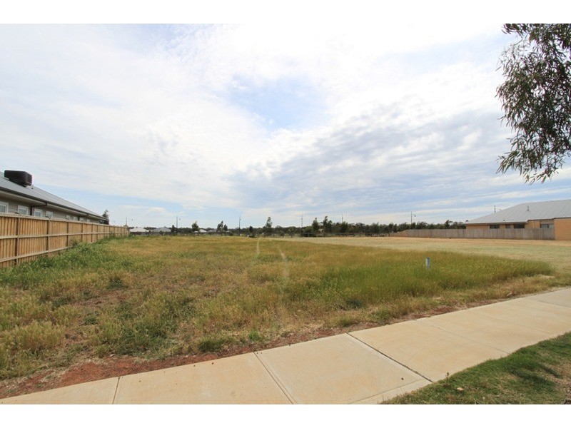 10 Castlemaine Drive, Eynesbury VIC 3338