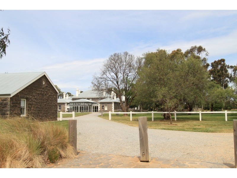 10 Castlemaine Drive, Eynesbury VIC 3338