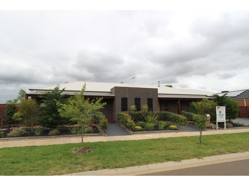 12 Bunya Drive, Brookfield VIC 3338