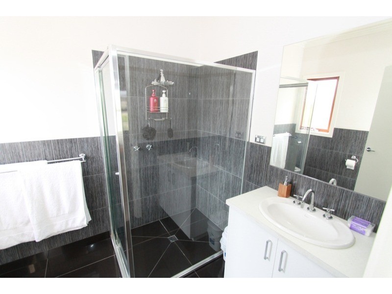 12 Bunya Drive, Brookfield VIC 3338