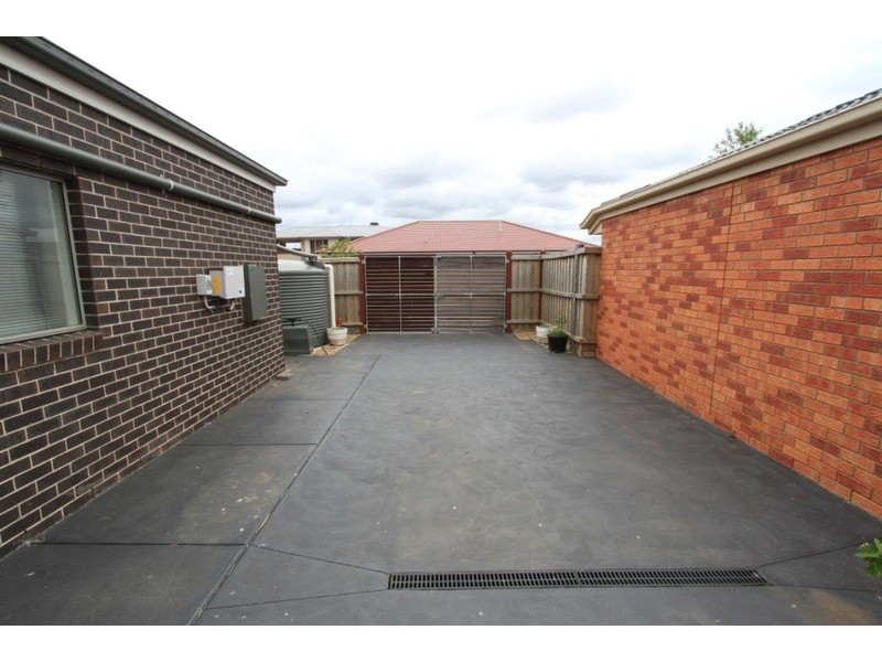 12 Bunya Drive, Brookfield VIC 3338