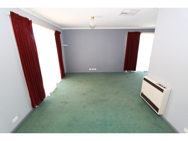 52 Walsingham Crescent, Kurunjang VIC 3337