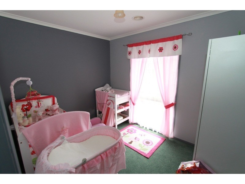 52 Walsingham Crescent, Kurunjang VIC 3337