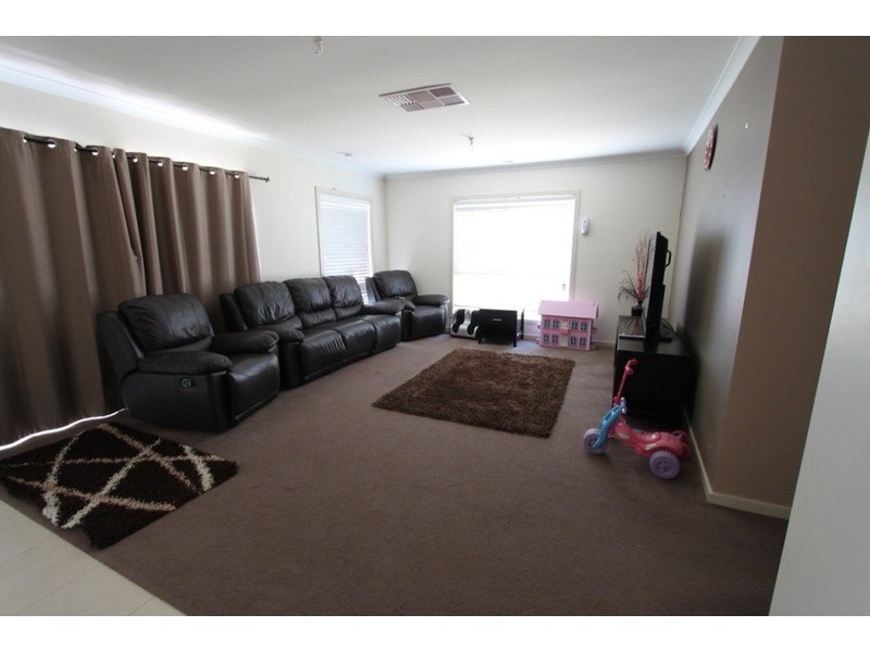 3/18 Marlo Drive, Melton West VIC 3337