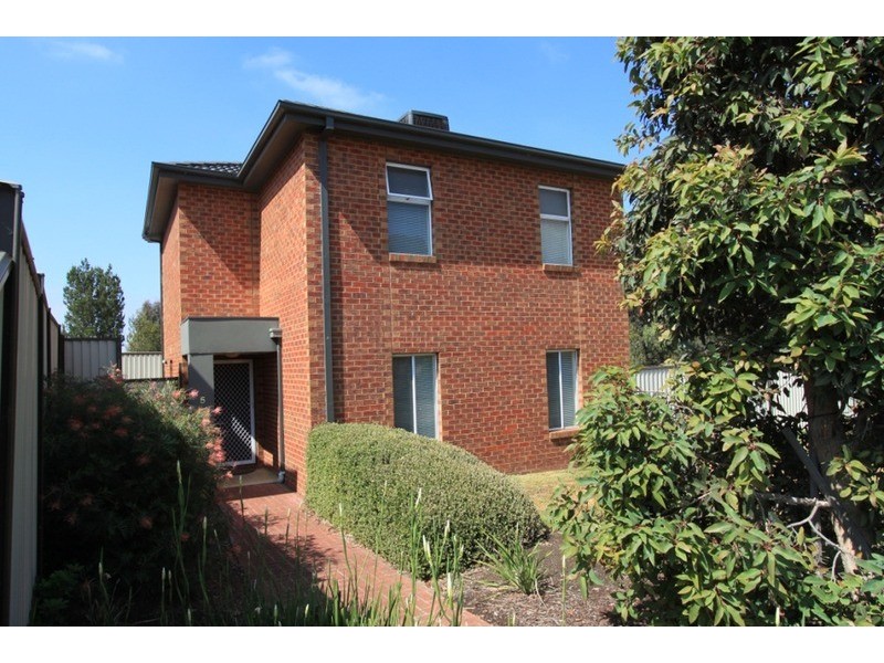 5/51-55 Tullidge  Street, Melton VIC 3337