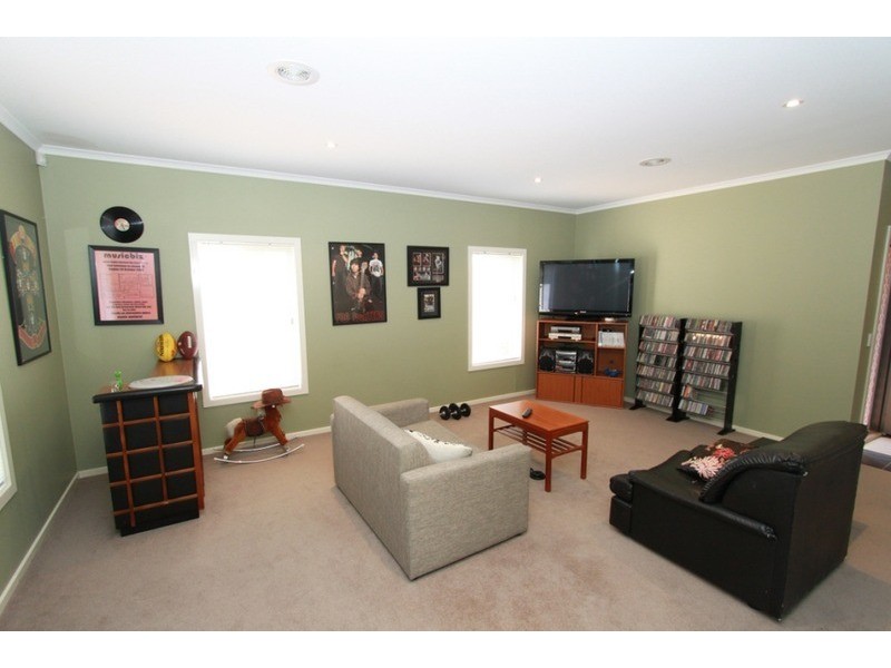 5/51-55 Tullidge  Street, Melton VIC 3337