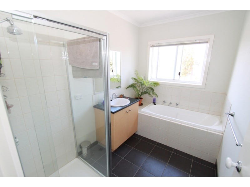 5/51-55 Tullidge  Street, Melton VIC 3337