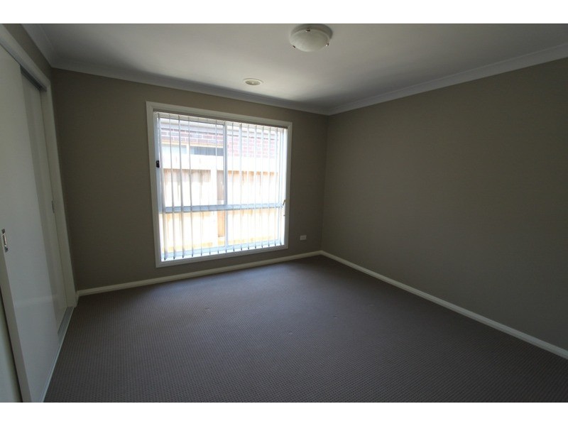 1/11 Glenfield Avenue, Melton West VIC 3337