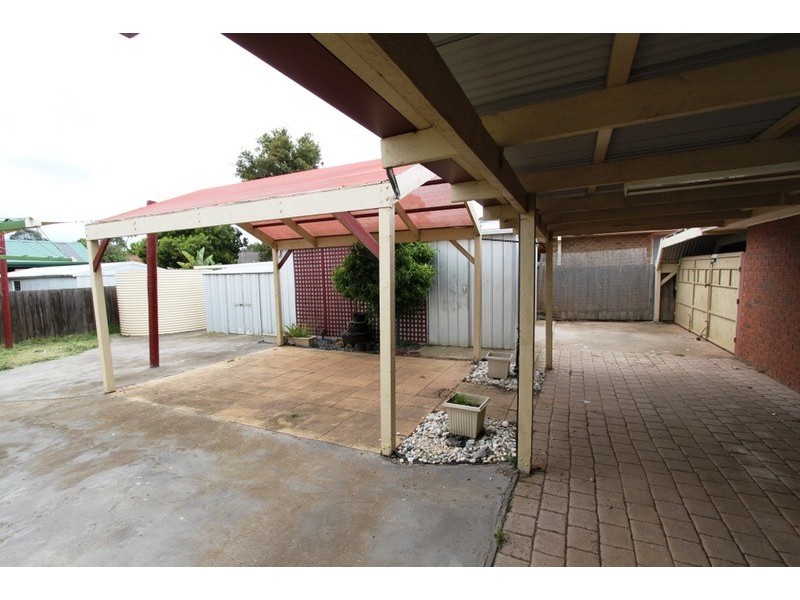 4 Kevin Court, Melton South VIC 3338