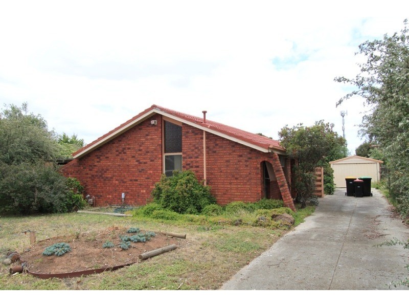 6 Dingley Place, Melton West VIC 3337