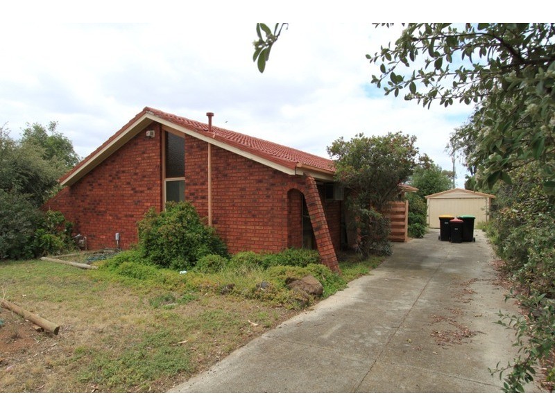 6 Dingley Place, Melton West VIC 3337