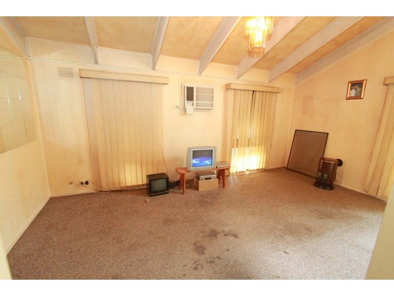 6 Dingley Place, Melton West VIC 3337