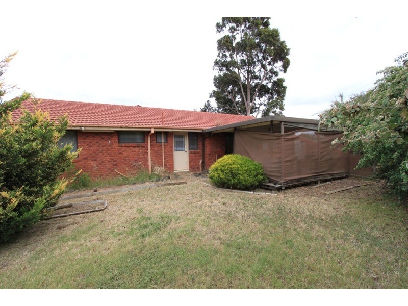 6 Dingley Place, Melton West VIC 3337