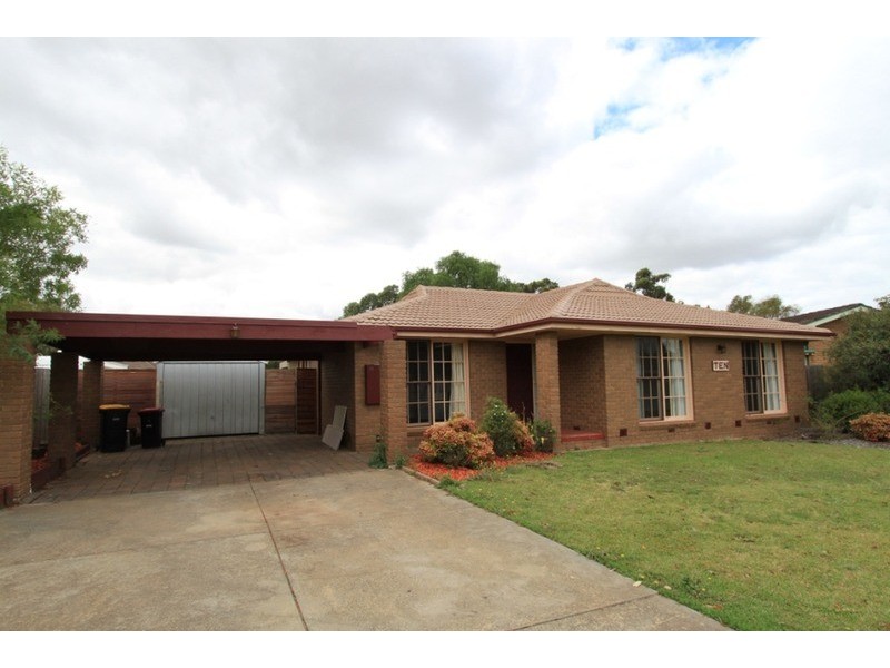 10 Lincoln  Way, Melton West VIC 3337