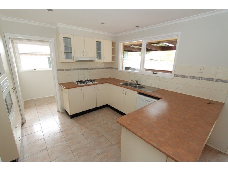 10 Lincoln  Way, Melton West VIC 3337