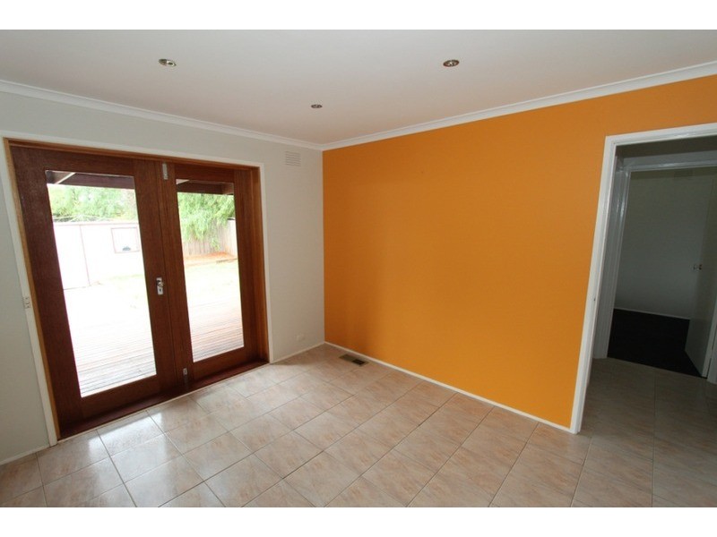 10 Lincoln  Way, Melton West VIC 3337