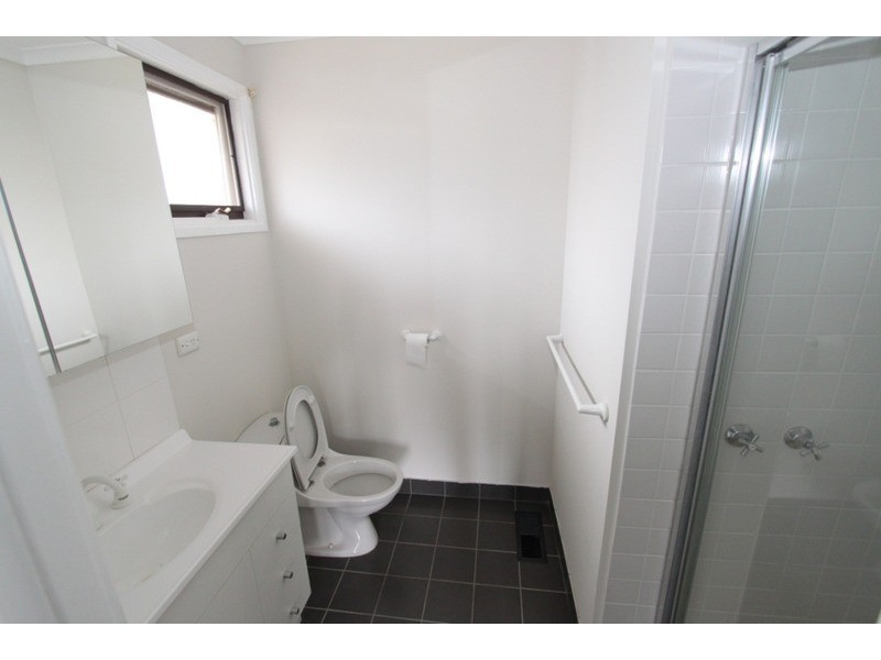 10 Lincoln  Way, Melton West VIC 3337