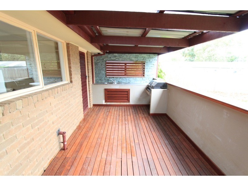 10 Lincoln  Way, Melton West VIC 3337