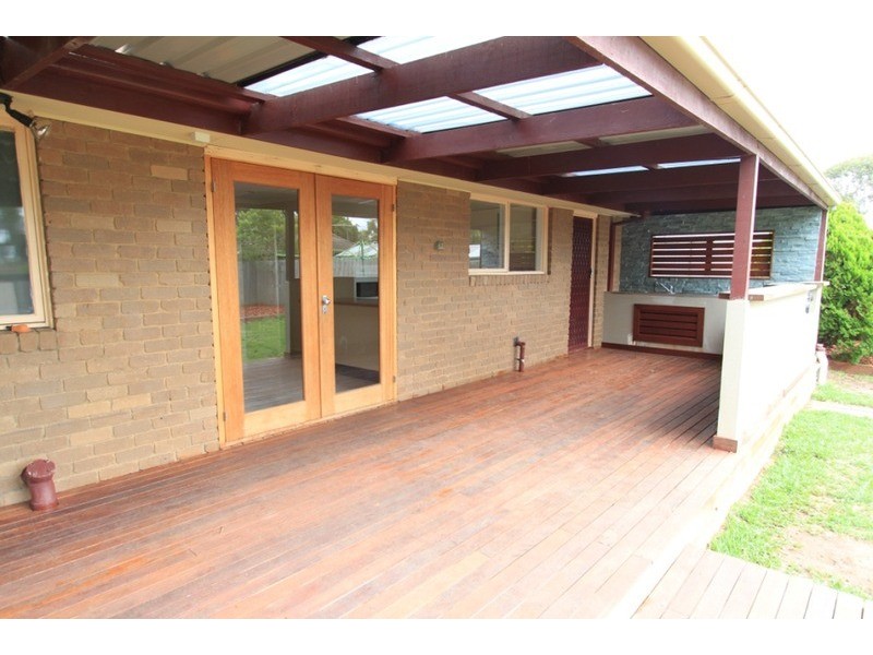 10 Lincoln  Way, Melton West VIC 3337