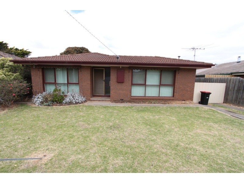 15 Kurrujong Crescent, Melton South VIC 3338