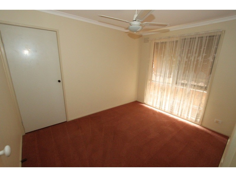 15 Kurrujong Crescent, Melton South VIC 3338