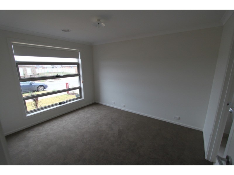 13 Mallow Street, Brookfield VIC 3338