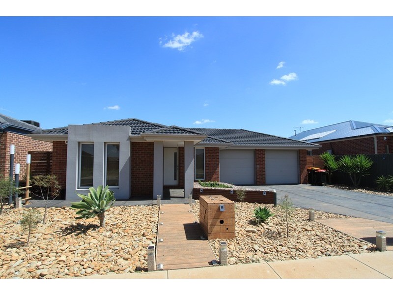 33 Black Knight Way, Kurunjang VIC 3337