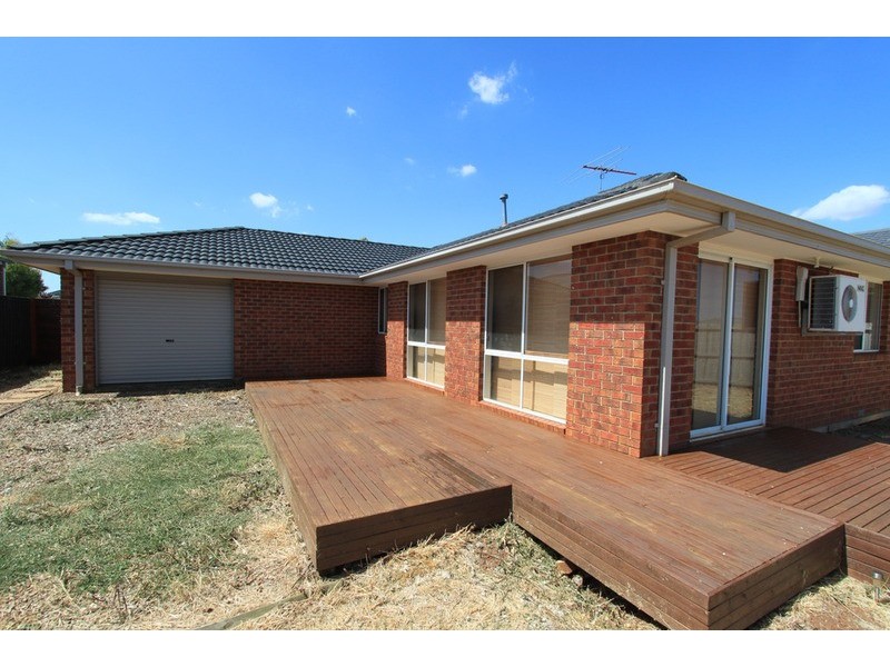 33 Black Knight Way, Kurunjang VIC 3337