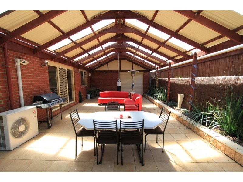 29 Southdean Avenue, Melton West VIC 3337