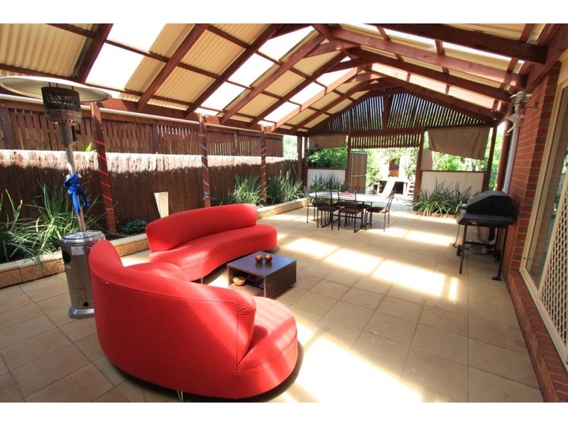 29 Southdean Avenue, Melton West VIC 3337