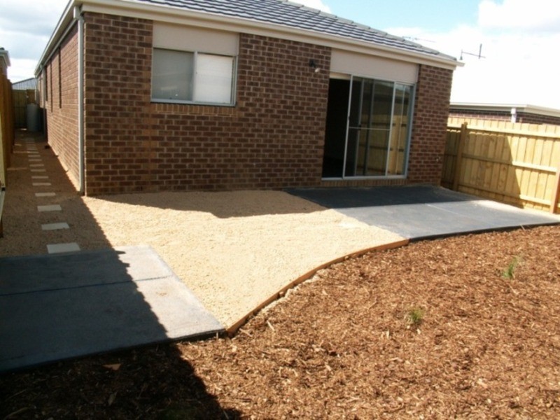 27 Peter Pan Crescent, Melton VIC 3337