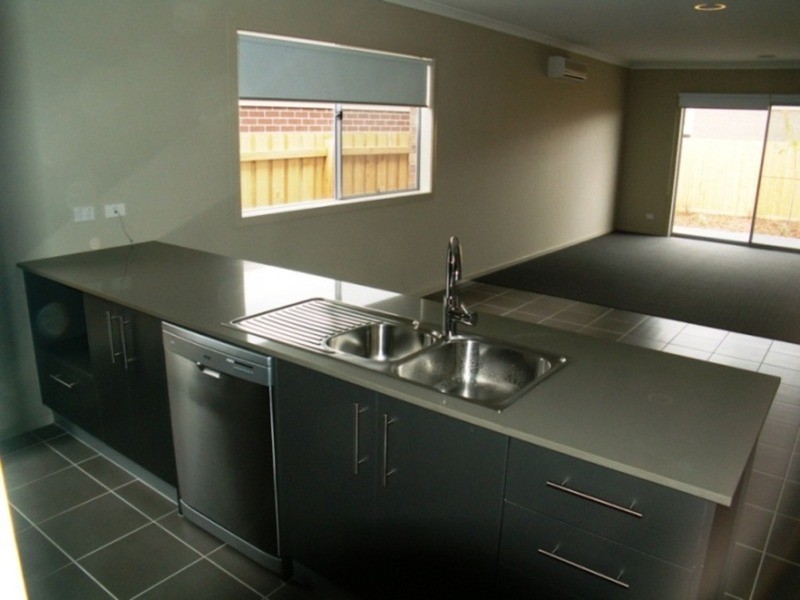 27 Peter Pan Crescent, Melton VIC 3337