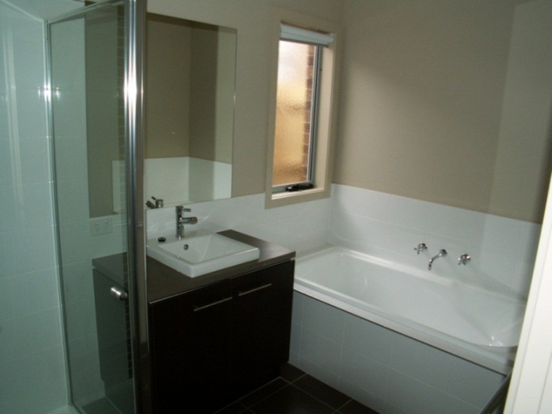 27 Peter Pan Crescent, Melton VIC 3337