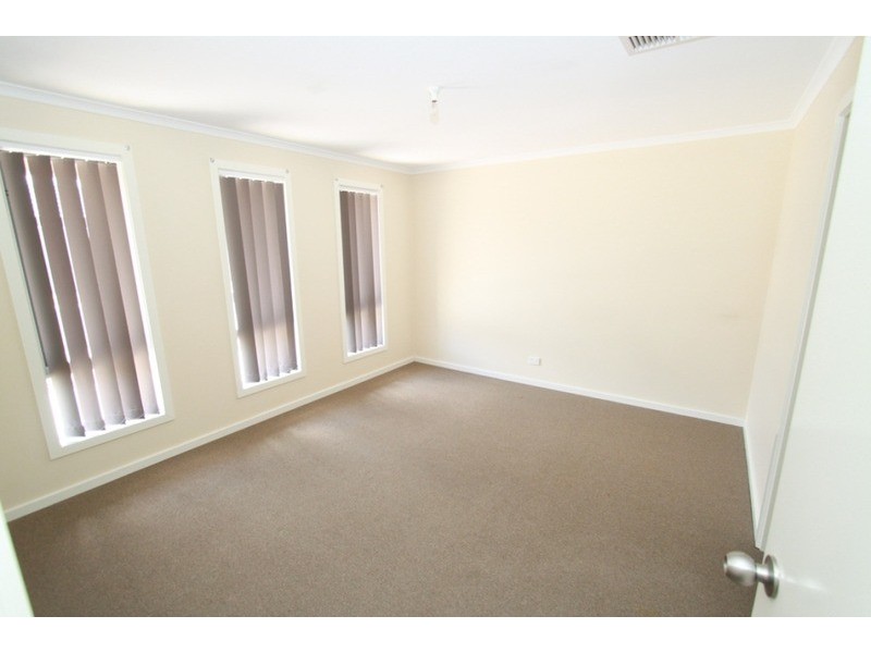 91 Longtree Drive, Melton West VIC 3337