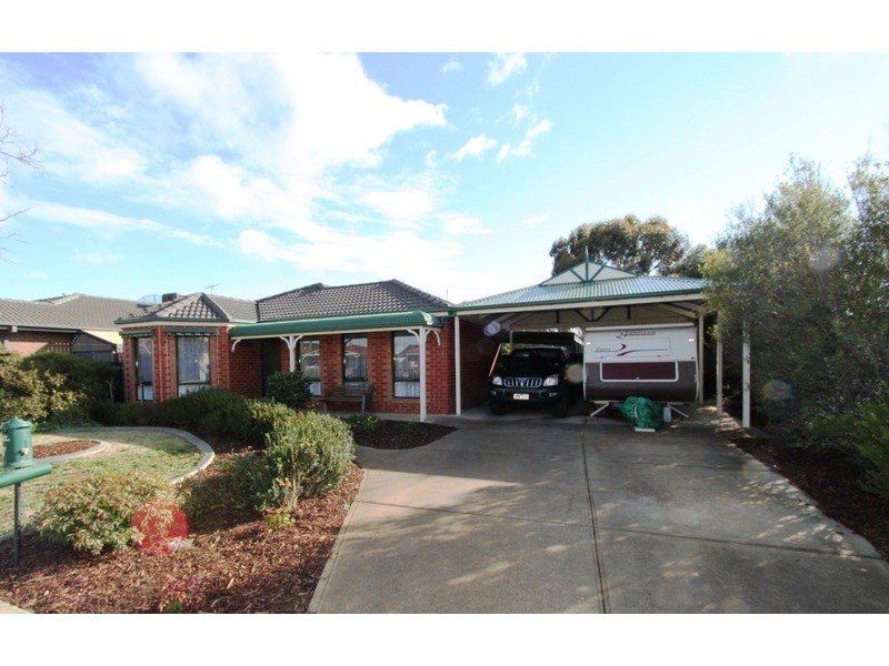 17 Fleetwood Circuit, Melton West VIC 3337