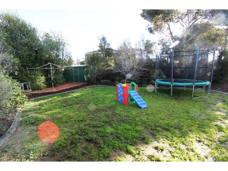 17 Fleetwood Circuit, Melton West VIC 3337