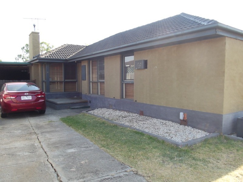 5 Falcon Drive, Melton VIC 3337
