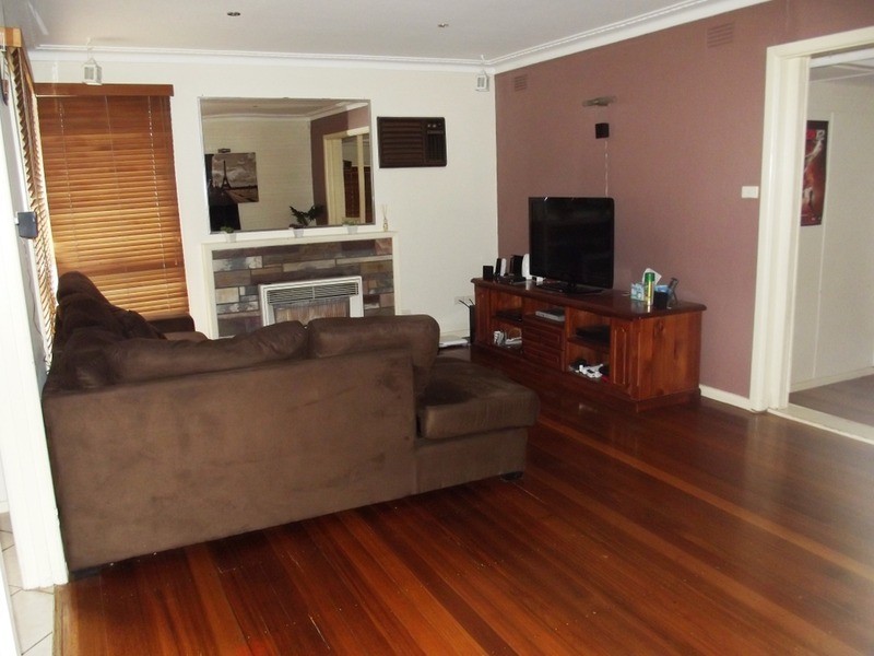 5 Falcon Drive, Melton VIC 3337